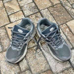 Big Boys New Balance Running Sneakers (4)